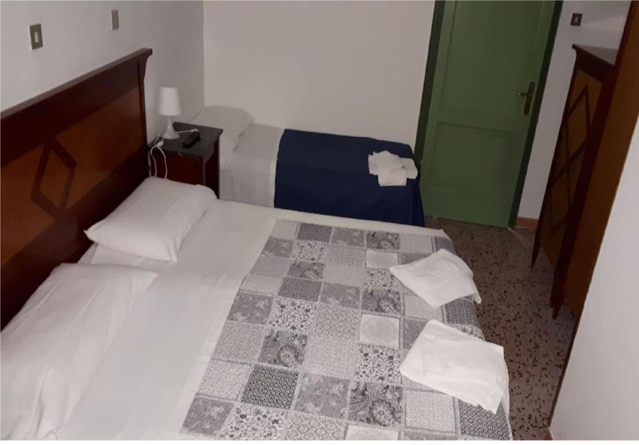Hotel Maida Фоллоніка Екстер'єр фото